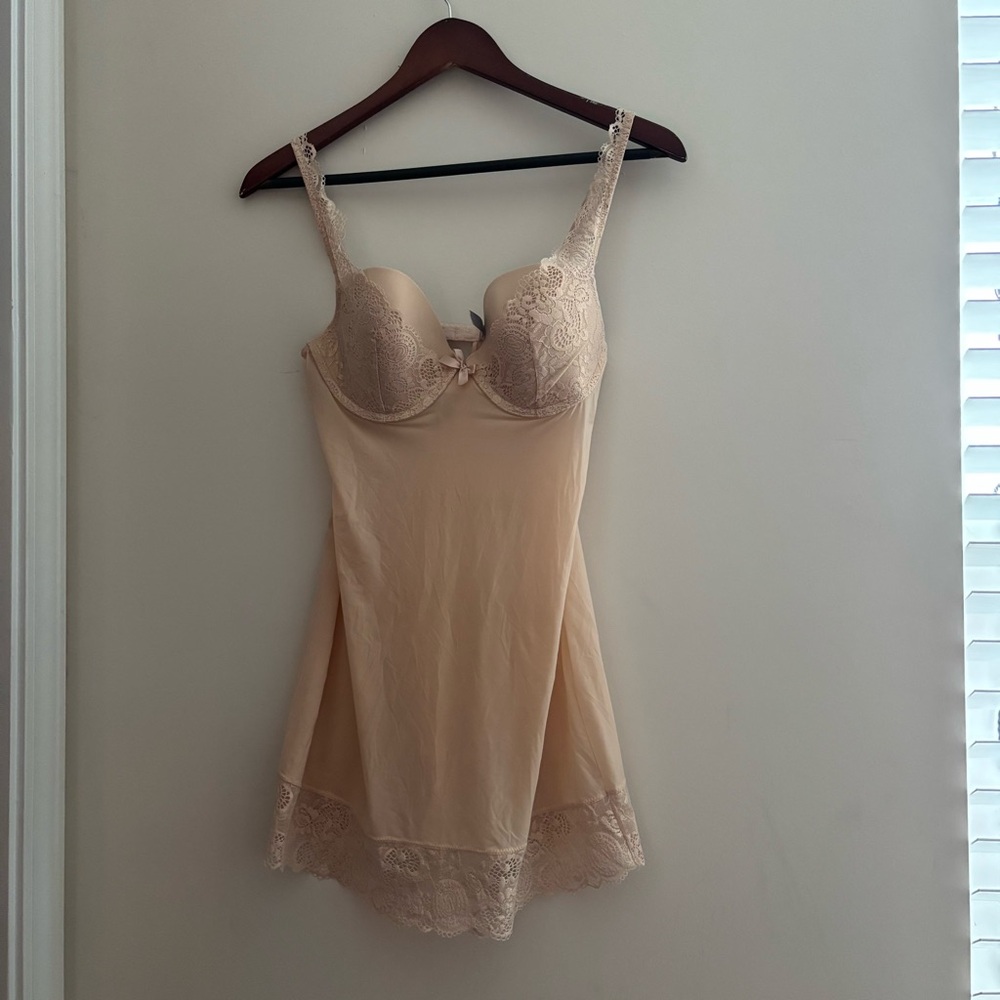 Victoria’s Secret vintage Y2K shimmer nude lace padded baby doll slip dress